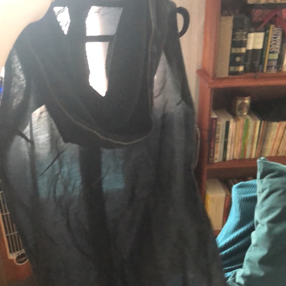 I’OGAN Designer Sheer Blouse - Picture 5 of 7